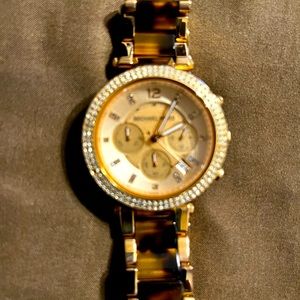 Authentic classic Michael Kors Runway Chronograph Watch. New